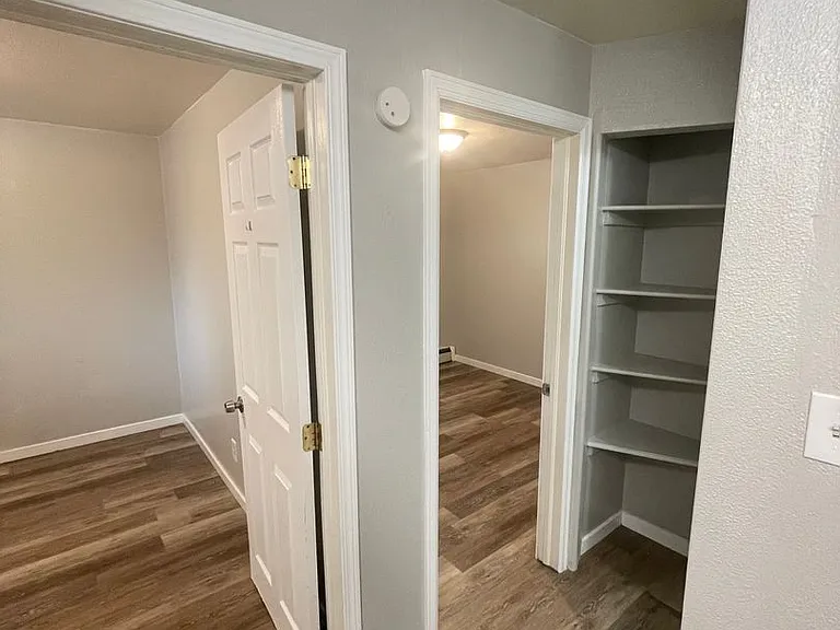 Ivywild Flats — Photo 13