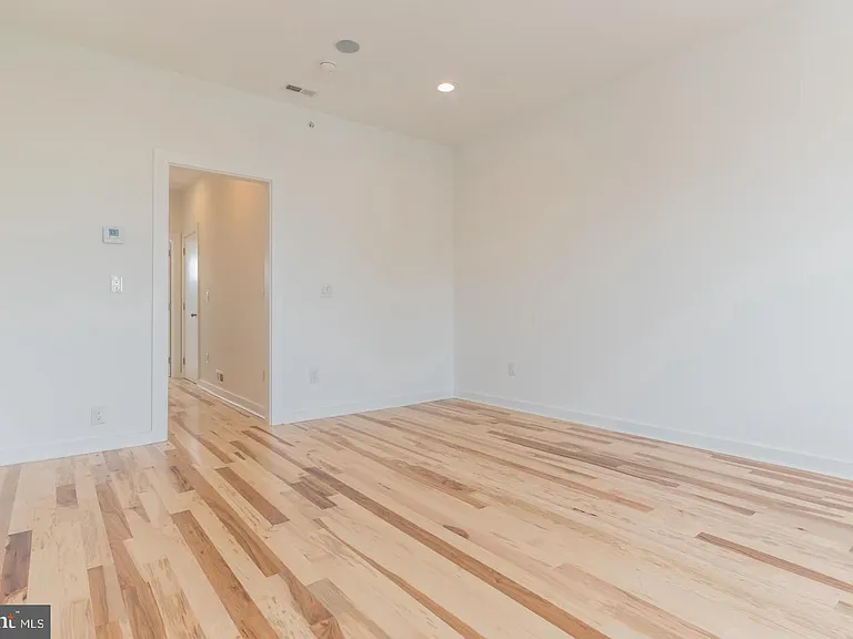 1335 S Bouvier St — Photo 20