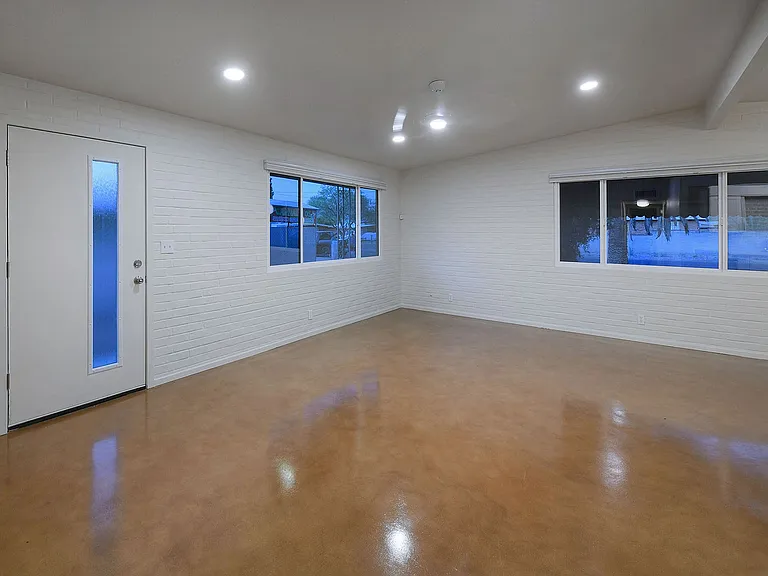 1445 N Arcadia Ave — Photo 4