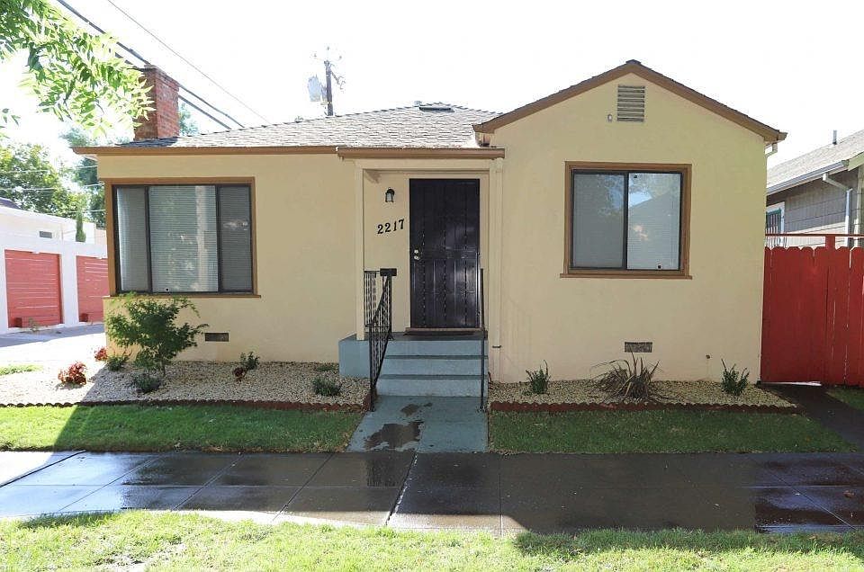 2nd image of 2217 13th St