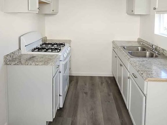 2nd image of 5751 1/2 Lexington Ave