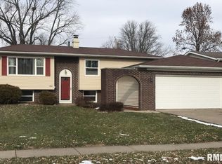 1840 Danbury Dr, Bettendorf, IA 52722