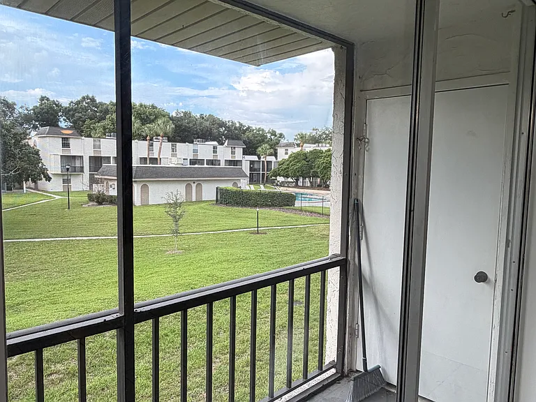 810 Oakgrove Dr #281 — Photo 5