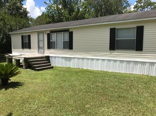 209 Gibson Cir, Hortense, GA 31543