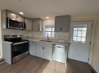 35 N Main St #1, Newmarket, NH 03857
