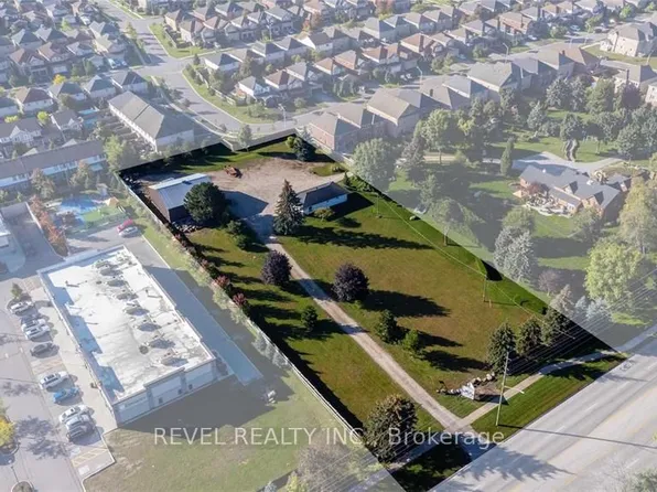 821 Big Bay Point Rd, Barrie, ON L9S 2N5