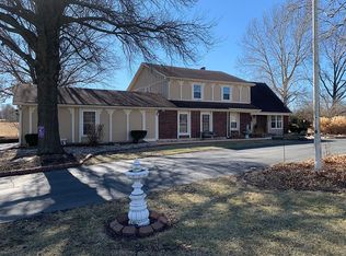 14200 S Pflumm Rd, Olathe, KS 66062