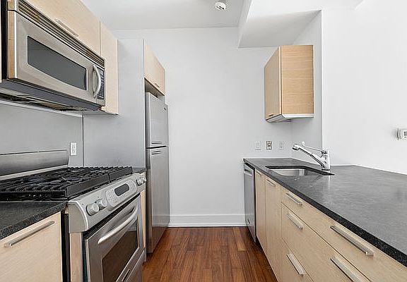 3rd image of 350 W 42nd St APT 14H