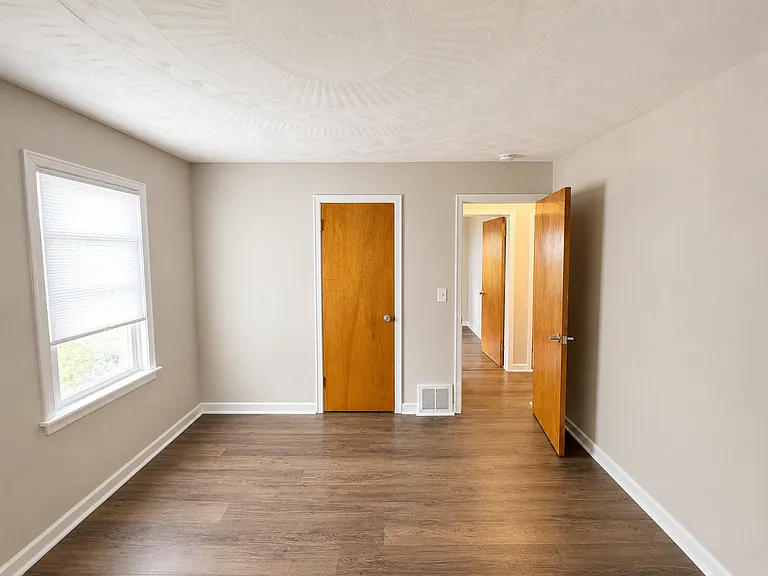 509 Torrance Ave — Photo 5