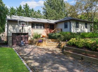 15 Van Alst Pl, Melville, NY 11747