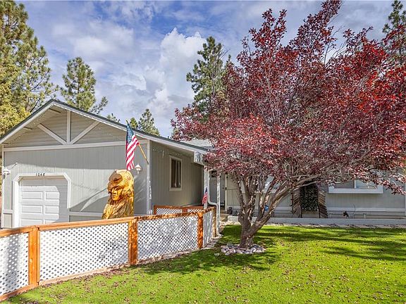 3rd image of 1048 Hemlock Ln