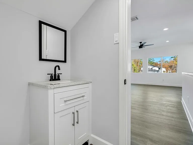 12564 Memorial Dr — Photo 27