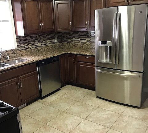 2nd image of 13501 Clinton Pl