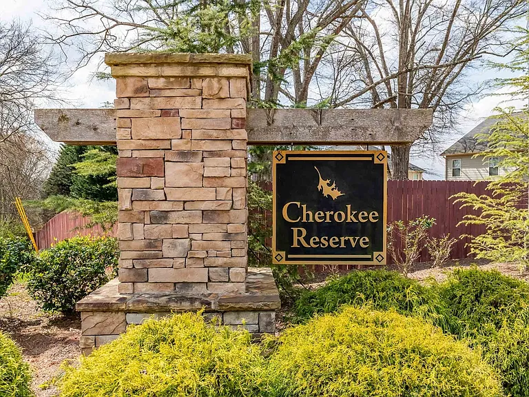 185 Cherokee Reserve Cir — Photo 34