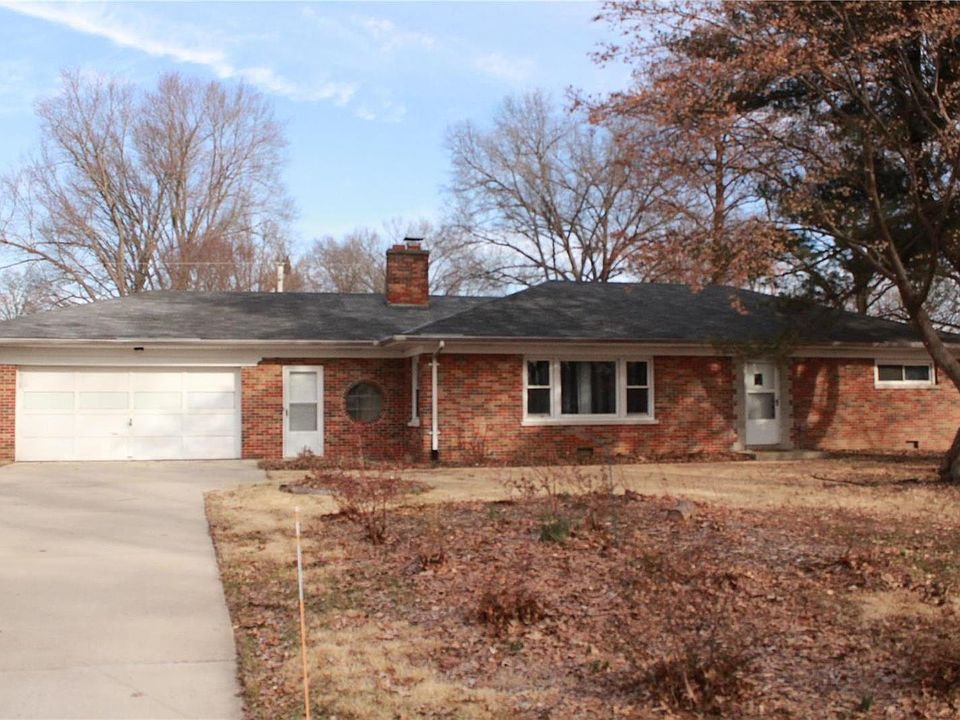 2nd image of 29 Narcissus Dr
