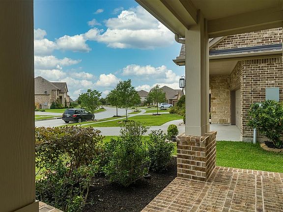 2nd image of 2721 La Spezia Ln