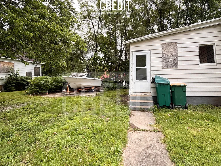 1700 E Prairie Ave — Photo 2