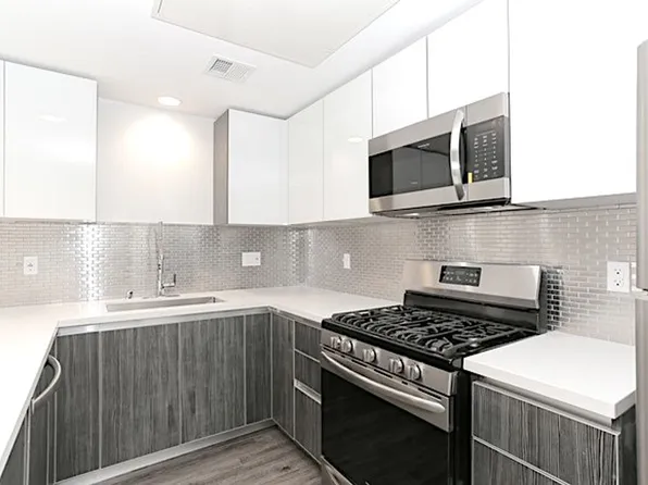 Make This Modern Townhouse In Westchester Your New Home!, 8748 Reading Ave #20775614, Los Angeles, CA 90045