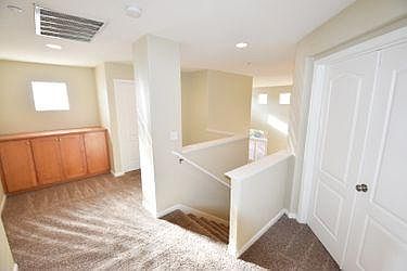 3rd image of 625 Laugenour Dr