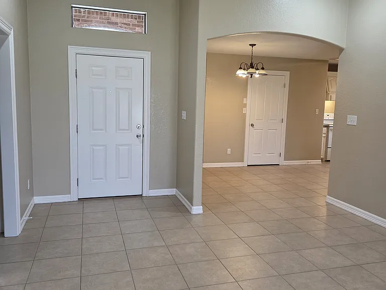 1906 Treasure Oaks Dr — Photo 19