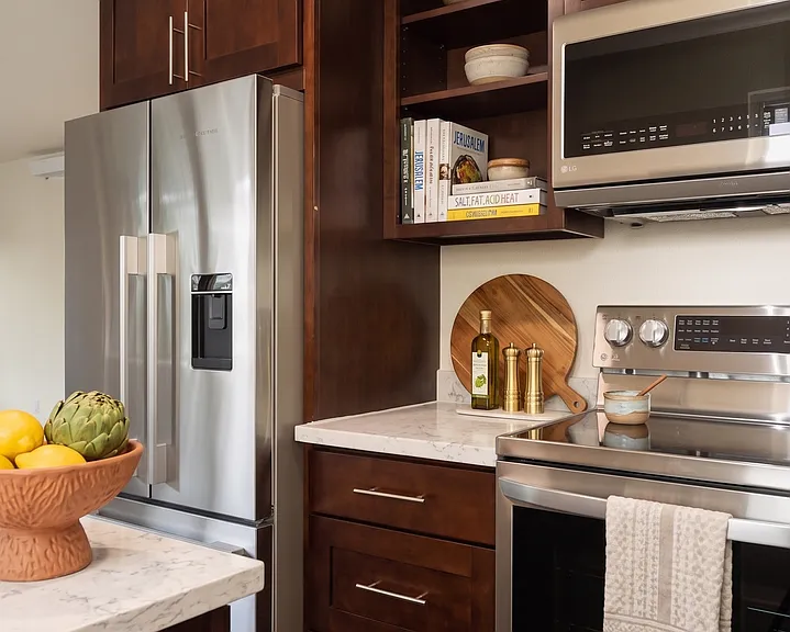 Ballard Seattle 2-Bedroom Apartment for Rent | Private Entrance, In-Unit Washer/Dryer, Smart Home... — Photo 1