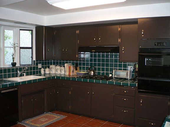 Spacious kitchen