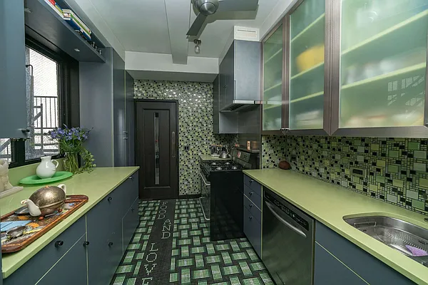 Sold by Compass | media 31