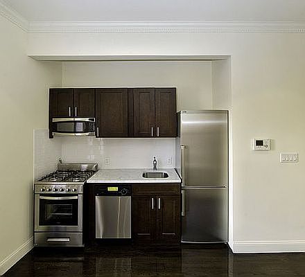 3rd image of 39 E 1st St #18/19