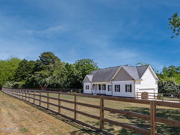 3rd image of 410 Raeford Road #410