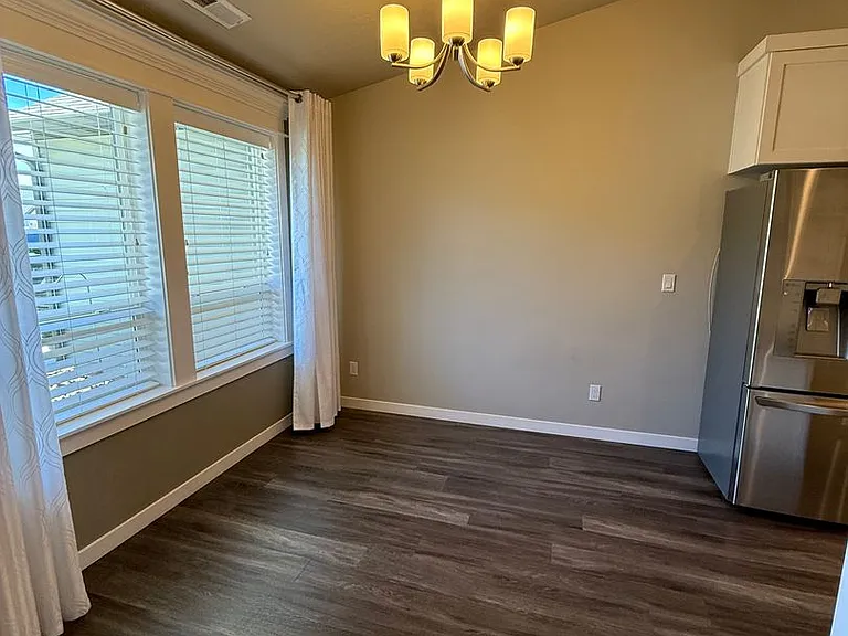 2839 E Apricot Dr — Photo 6