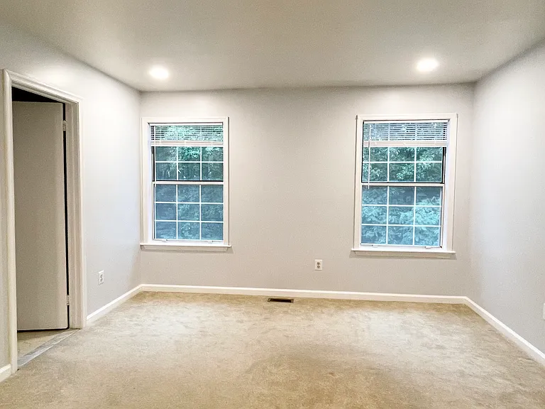 240 Teasdale Pl — Photo 12