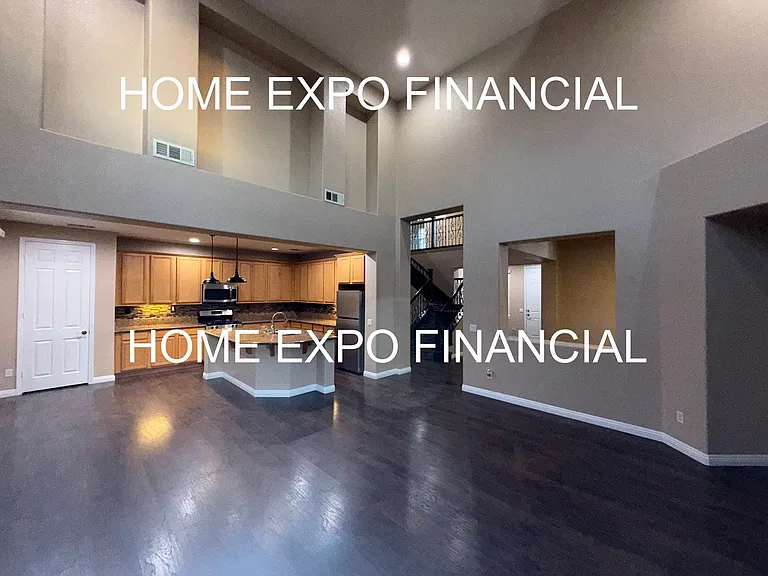 1456 Moonlight Dr — Photo 2