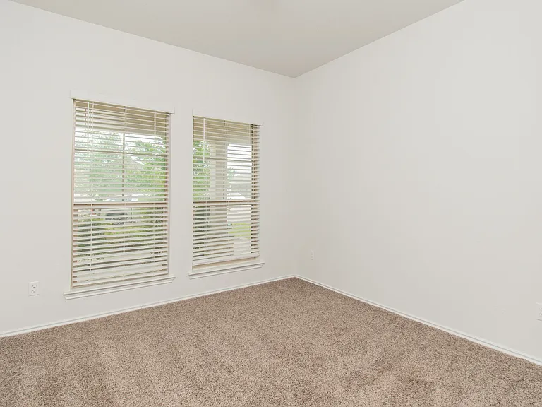 9019 Stonehollow Dr — Photo 14