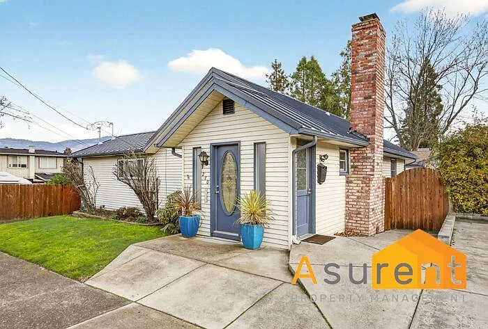 270 Morton St — Photo 15