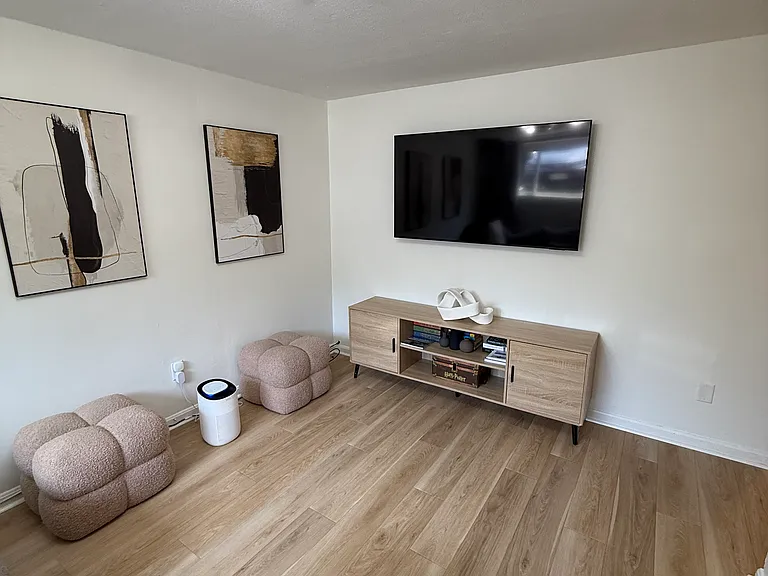 20 Coolidge Hill Rd #2 — Photo 2