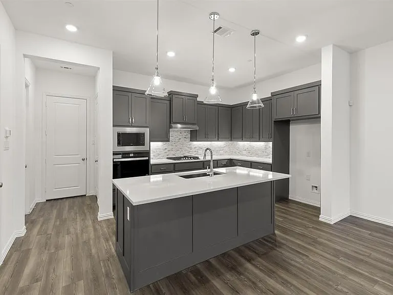 1237 Doris May Dr — Photo 8