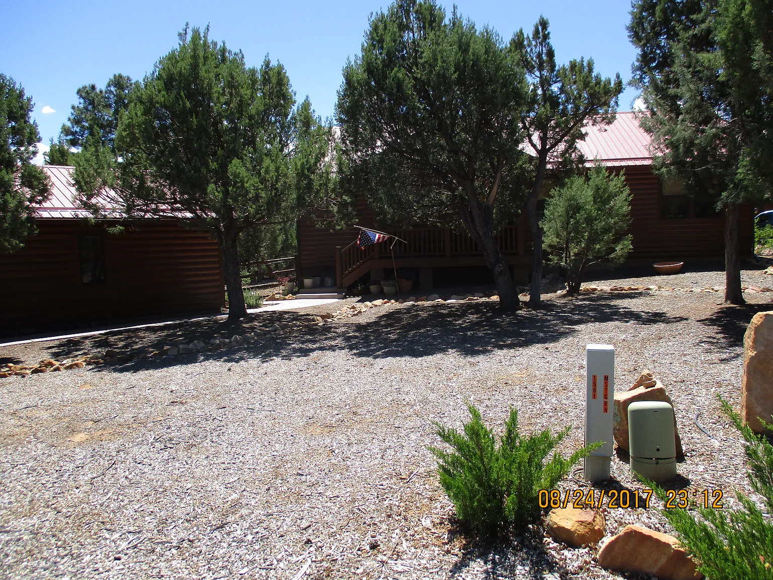 3 bed, 1600 sqft, $2,400 — Photo 1
