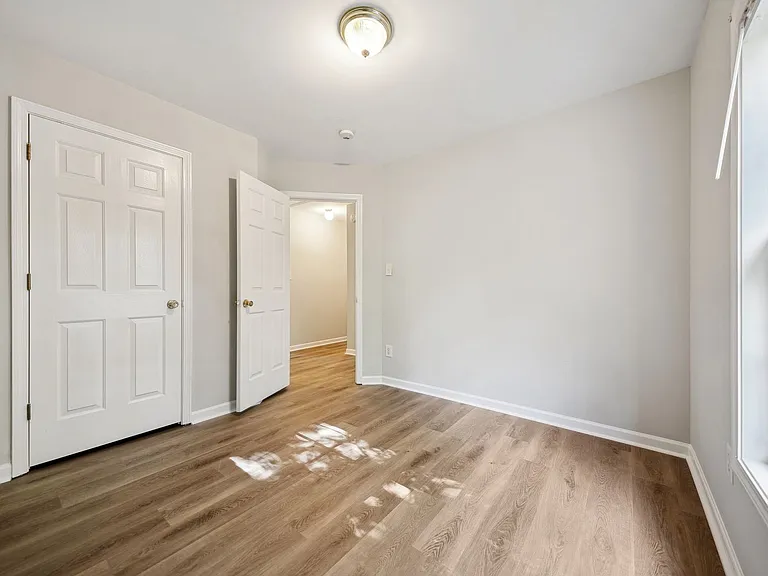 1140 Drew St — Photo 10
