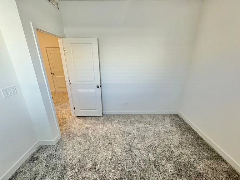 1548 Little Penguin St — Photo 17