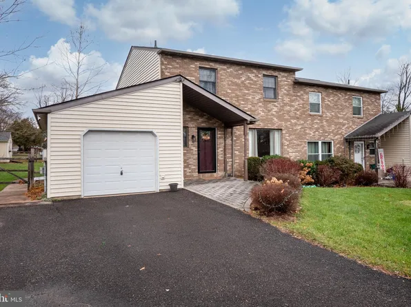 891 Cedar Ave, Perkasie, PA 18944