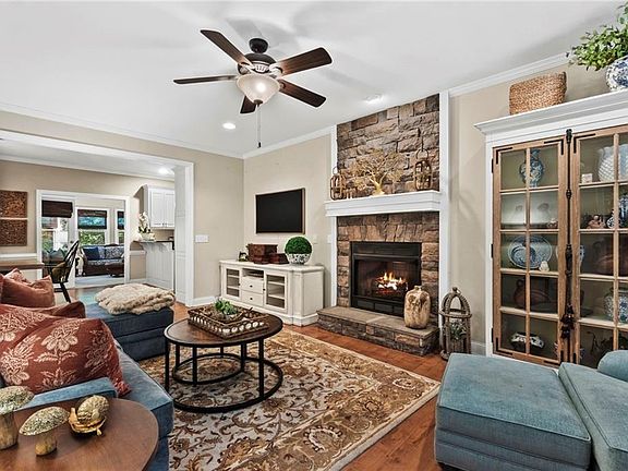 5th image of 1556 Tamarack Dr