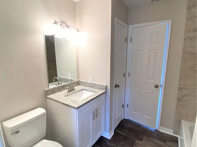 P (Residences Del Sol - 1984 Sunshine Blvd) — Photo 9