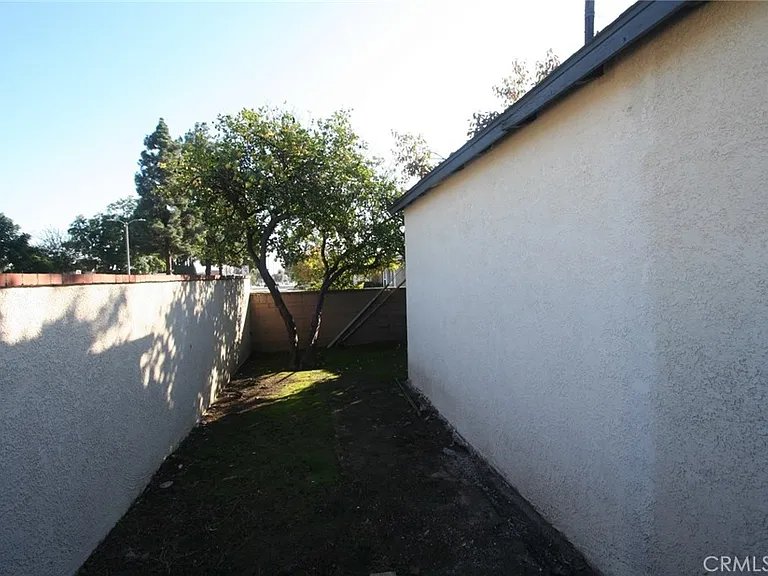 9968 Daines Dr — Photo 45