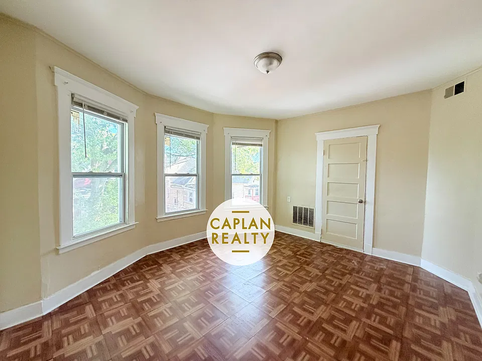 48 Hurlburt St #3