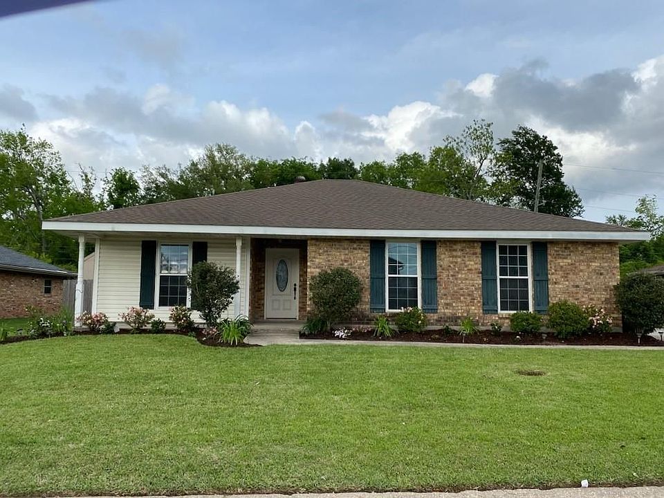 1st image of 132 Belle Grove Dr