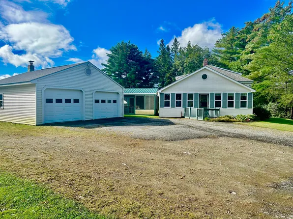 1071 Clinton Avenue, Benton, ME 04901