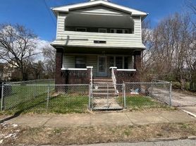 9101 Easton Ave, Cleveland, OH