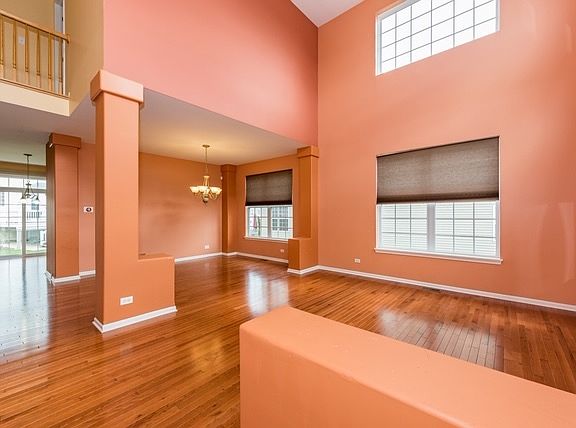 4th image of 3135 Newport Ln