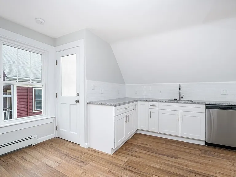 39 Perry St #3 — Photo 13