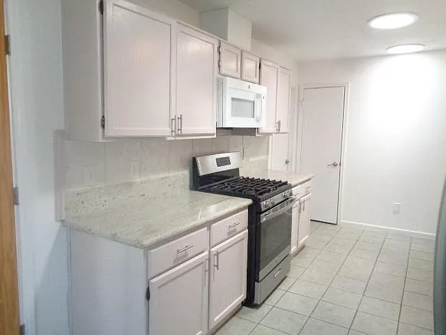 3406 Meadowlark Ln — Photo 7